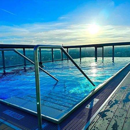 Vienna Sky Apartment I Rooftop Pool I Netflix ภายนอก รูปภาพ